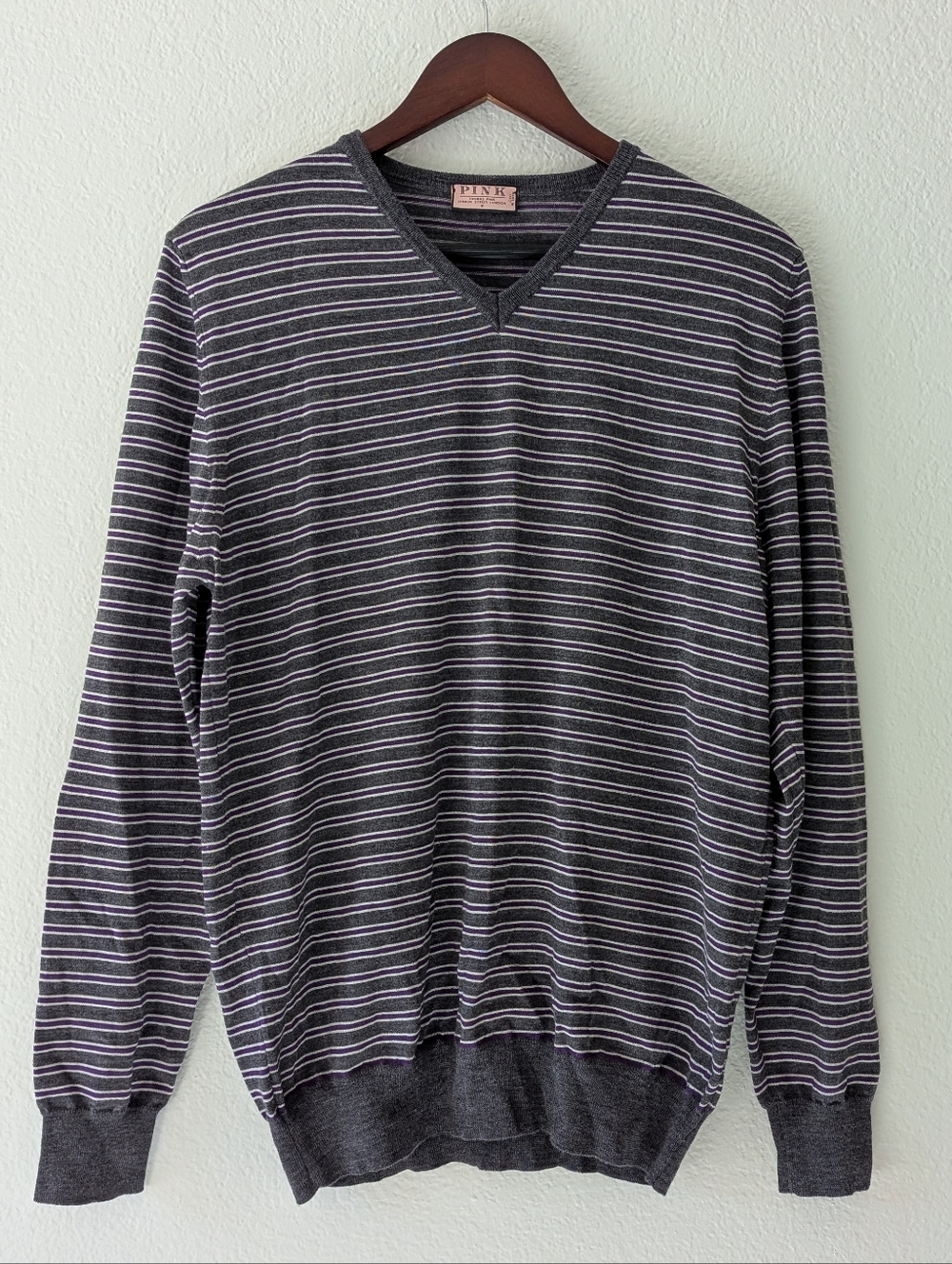 Thomas Pink Merino Wool V-Neck Purple Gray Striped Sweater Men's Size M
